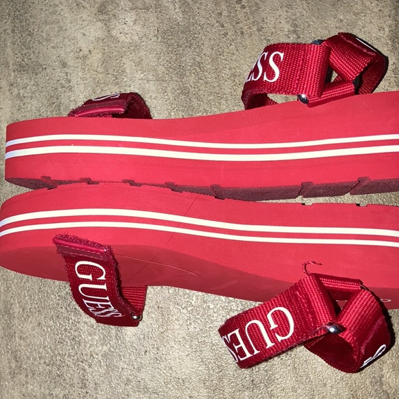 GUESS RED AND WHITE WEDGES WITH VELCO STRAPS - Picture 2 of 3